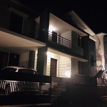 אוטי Albisville Hilltop Mansion מראה חיצוני תמונה
